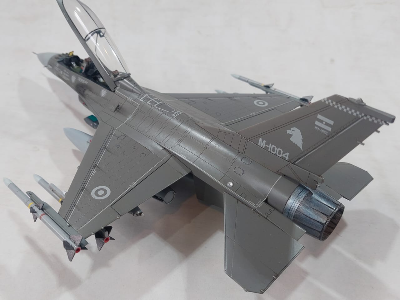 Detalle F-16 A Fuerza Aerea Argentina 1/48 Con Aerocalcas