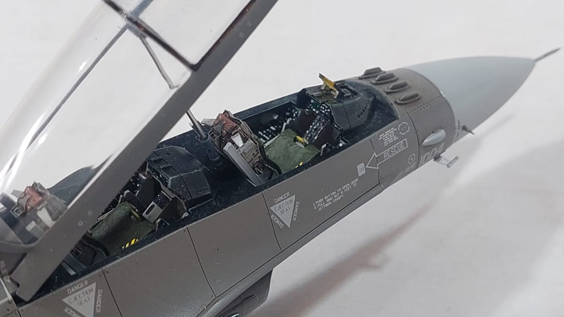 Detalle F-16 A Fuerza Aerea Argentina 1/48 Con Aerocalcas